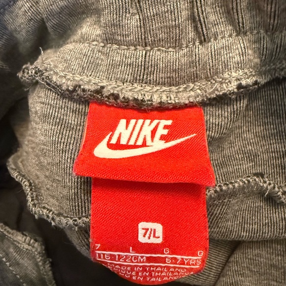 Nike Kids Grey and Heather Grey Sweatpants - Soft Athletic Joggers Sz 7 (6/7) - Picture 3 of 4